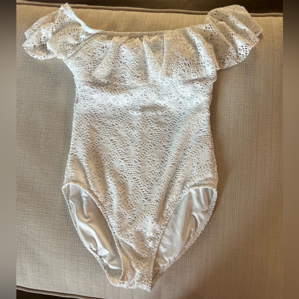 Elegant White Ruffled Lace One Piece Swimsuit